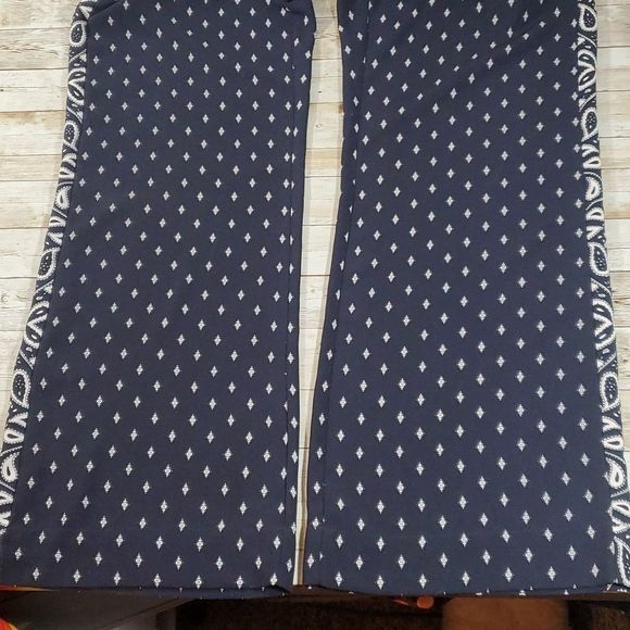 CAbi 5176 Track‎ Star Bandana Print Wide Leg Flowy Pant Pants Size 8 - Picture 6 of 8